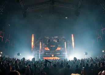 Ini 7 Genre Musik EDM untuk Lo Pecinta Musik EDM! 