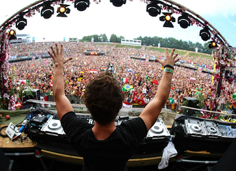 16 Techno Music Terbaru yang Bikin Lo Auto Nge-Vibe!