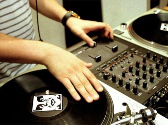 Apa Aja Sih Teknik-teknik dalam DJ-ing?